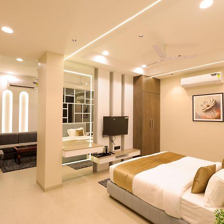 The Meera Hotel Ujjain Dış mekan fotoğraf