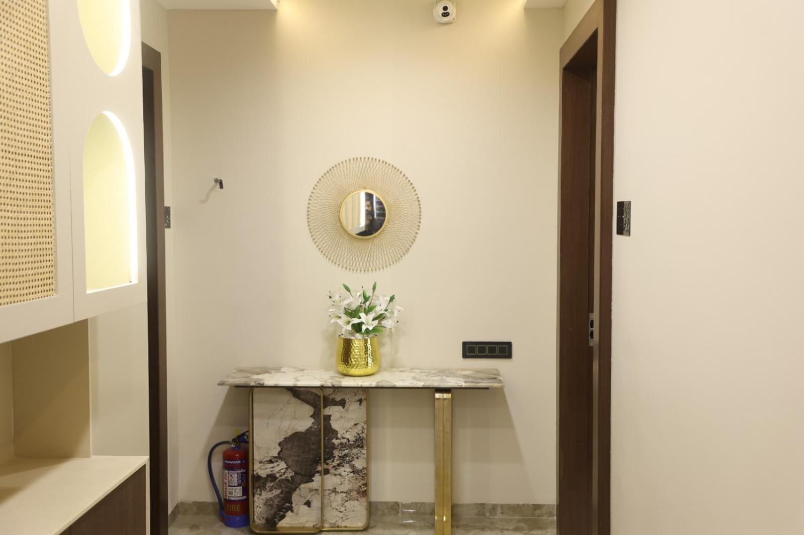The Meera Hotel Ujjain Dış mekan fotoğraf