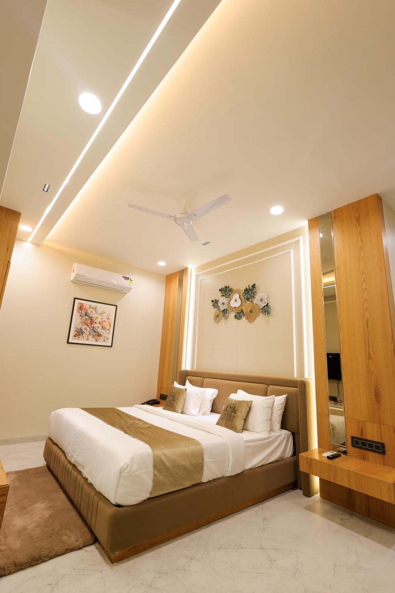 The Meera Hotel Ujjain Dış mekan fotoğraf