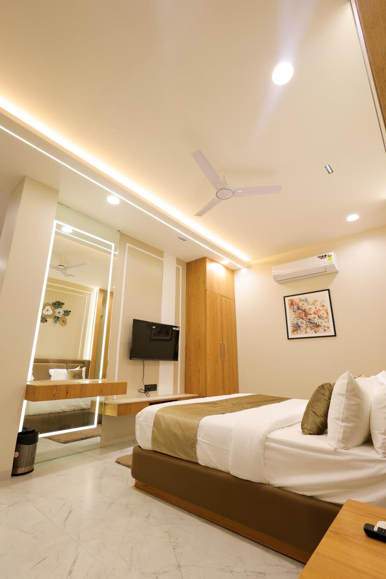 The Meera Hotel Ujjain Dış mekan fotoğraf